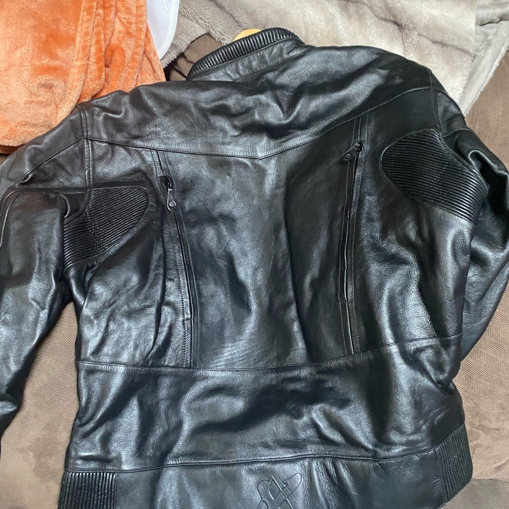 MOTO Jacket - Picture 2 of 4
